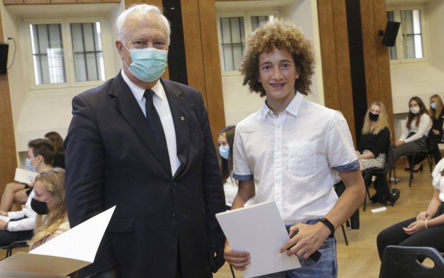 Nowy rok szkolny. Prezydent nagrodził uczniów