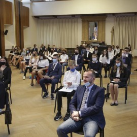 powiększ zdjęcie: Nowy rok szkolny. Prezydent nagrodził uczniów