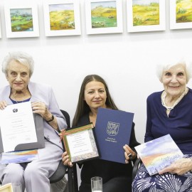 powiększ zdjęcie: Piękny jubileusz legnickiej artystki Marii Rogali. Obejrzyj online