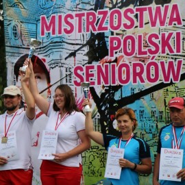 powiększ zdjęcie: Udane mistrzostwa kraju legnickich łuczników. Dwa złote medale i brąz