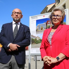 powiększ zdjęcie: Zobacz najciekawsze dolnośląskie budowle. Zapraszamy na Rynek