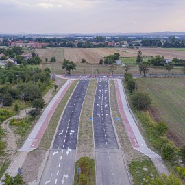 powiększ zdjęcie: Jeździmy już ul. Sikorskiego od ronda na Sudeckiej do Koskowickiej