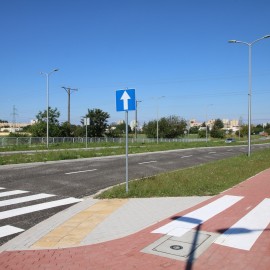 powiększ zdjęcie: Jeździmy już ul. Sikorskiego od ronda na Sudeckiej do Koskowickiej