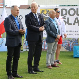 powiększ zdjęcie: Prezydent otworzył mistrzostwa kraju w łucznictwie. Zobacz online, jak strzelają