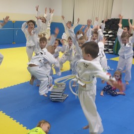 powiększ zdjęcie: Legnicki Klub Taekwon-do wznawia treningi i ogłasza nabory dla początkujących