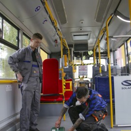 powiększ zdjęcie: Ozonowanie i odkażanie autobusów MPK w walce z koronawirusem