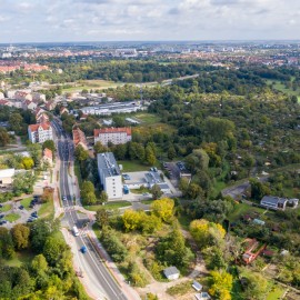 Na  Jaworzyńskiej wymieniane są elementy oświetlenia ulicznego