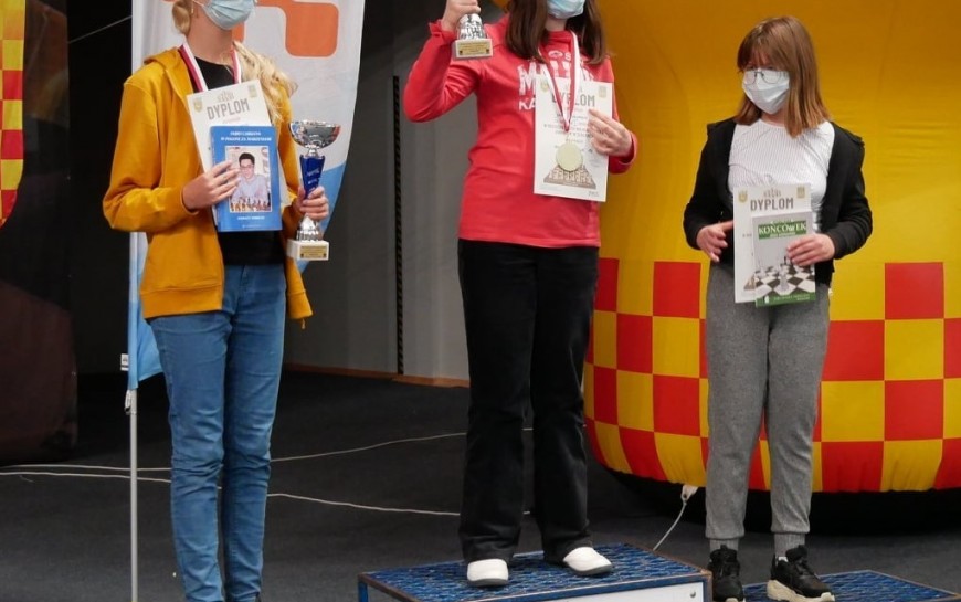 Młodzi legniccy szachiści wywalczyli grad medali w Lubinie. Gratulujemy