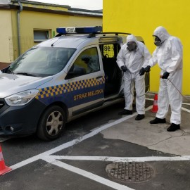 Strażnicy miejscy dbają o bezpieczeństwo w czasie pandemii