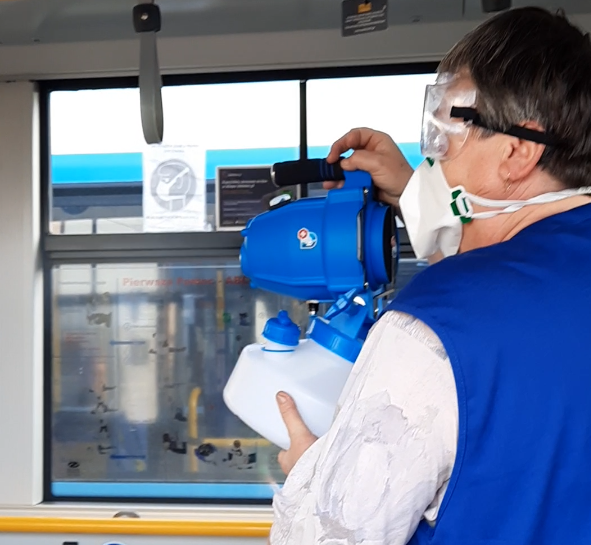 Kolejne zabiegi w autobusach MPK w walce z koronawirusem. Odkażanie zimną mgłą