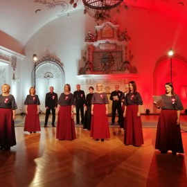 W  Święto Niepodległości zaśpiewaliśmy hymn wspólnie z Madrygałem
