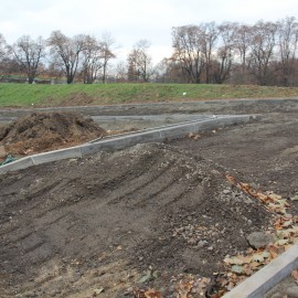 powiększ zdjęcie: Trwa modernizacja wejścia do parku Miejskiego. Zobacz co już zrobiono