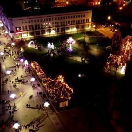 Rozbłysły świąteczne iluminacje. Jest skromniej, ale nadal pięknie i radośnie