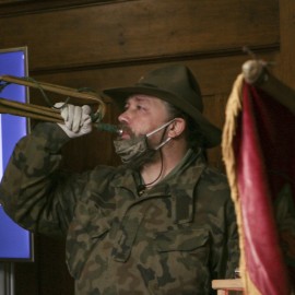 powiększ zdjęcie: Betlejemskie Światełko Pokoju zajaśniało w ratuszu