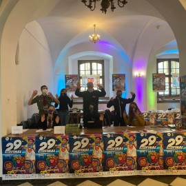 powiększ zdjęcie: Zagraliśmy z wielkim sercem. W puszkach ponad 125 tys. zł, ale jeszcze licytujemy