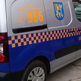 Akcja Zima. Strażnicy miejscy pomagają osobom bezdomnym