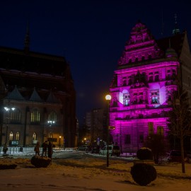 powiększ zdjęcie: W walentynki robiliśmy sobie romantyczne zdjęcia z Ratuszem w tle