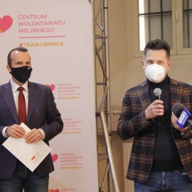 powiększ zdjęcie: Różowe skrzyneczki już w szkołach. Legnica przystąpiła do ogólnopolskiej akcji