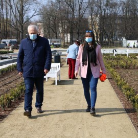 powiększ zdjęcie: Zobacz jak przebiega rewitalizacja fontann w parku Miejskim