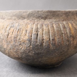 powiększ zdjęcie: Studenci Akademii Sztuk Pięknych restaurują cenną ceramikę z Muzeum Miedzi