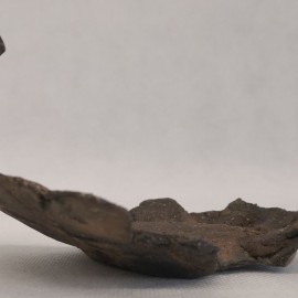 powiększ zdjęcie: Studenci Akademii Sztuk Pięknych restaurują cenną ceramikę z Muzeum Miedzi