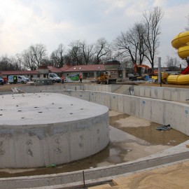 powiększ zdjęcie: Legnicki Park Wodny AquaFun. Powstaje nowoczesne i pełne atrakcji kąpielisko