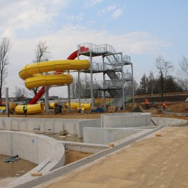 powiększ zdjęcie: Legnicki Park Wodny AquaFun. Powstaje nowoczesne i pełne atrakcji kąpielisko