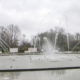 powiększ zdjęcie: Rozpoczęły się próby techniczne fontann. Pokazy wodne są zjawiskowe