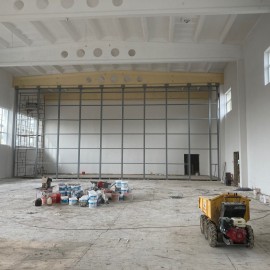 powiększ zdjęcie: Trwa remont sali gimnastycznej w Zespole Placówek Specjalnych
