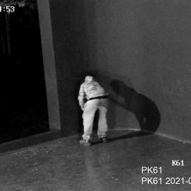 powiększ zdjęcie: Kolejni wandale niszczący muszlę koncertową zatrzymani dzięki monitoringowi