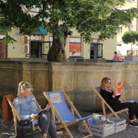 Uwolnijcie swoje książki już we wtorek. Na półkach się męczą