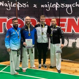 Legniccy taekwon-docy z medalami