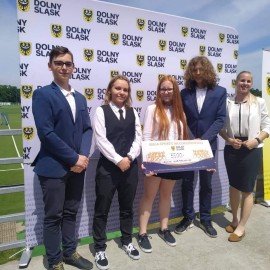 powiększ zdjęcie: Dolnośląska Gala Sportu Młodzieżowego. Uhonorowano Legnicki Klub Taekwon-do