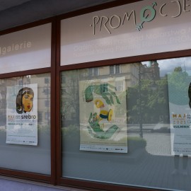 powiększ zdjęcie: W kolejny piątek po wystawach oprowadzają nas „srebrni” kuratorzy