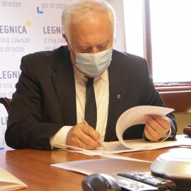 powiększ zdjęcie: Porozumienia Legnicy i jej sąsiadów. Międzygminna gospodarka odpadami