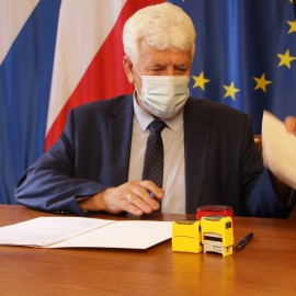 powiększ zdjęcie: Porozumienia Legnicy i jej sąsiadów. Międzygminna gospodarka odpadami