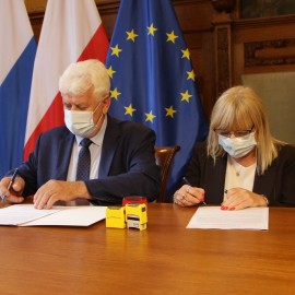 powiększ zdjęcie: Porozumienia Legnicy i jej sąsiadów. Międzygminna gospodarka odpadami