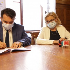 powiększ zdjęcie: Porozumienia Legnicy i jej sąsiadów. Międzygminna gospodarka odpadami