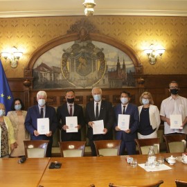 powiększ zdjęcie: Porozumienia Legnicy i jej sąsiadów. Międzygminna gospodarka odpadami