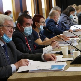 powiększ zdjęcie: Wotum zaufania i absolutorium dla Tadeusza Krzakowskiego. Budżet za 2020 rok przyjęty