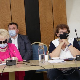 powiększ zdjęcie: Wotum zaufania i absolutorium dla Tadeusza Krzakowskiego. Budżet za 2020 rok przyjęty