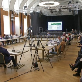 powiększ zdjęcie: Wotum zaufania i absolutorium dla Tadeusza Krzakowskiego. Budżet za 2020 rok przyjęty