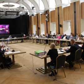 powiększ zdjęcie: Wotum zaufania i absolutorium dla Tadeusza Krzakowskiego. Budżet za 2020 rok przyjęty