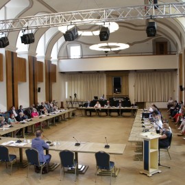 powiększ zdjęcie: Wotum zaufania i absolutorium dla Tadeusza Krzakowskiego. Budżet za 2020 rok przyjęty