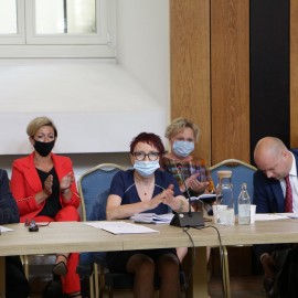 powiększ zdjęcie: Wotum zaufania i absolutorium dla Tadeusza Krzakowskiego. Budżet za 2020 rok przyjęty