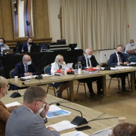 powiększ zdjęcie: Wotum zaufania i absolutorium dla Tadeusza Krzakowskiego. Budżet za 2020 rok przyjęty