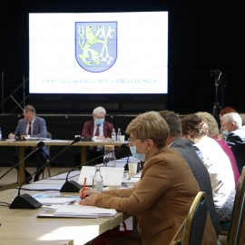 powiększ zdjęcie: Wotum zaufania i absolutorium dla Tadeusza Krzakowskiego. Budżet za 2020 rok przyjęty