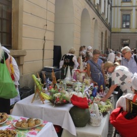 Kto siedzi na miedzi(-y)? Zapraszamy na sobotnie spotkanie z folklorem