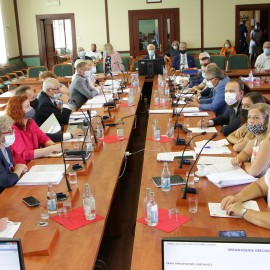 powiększ zdjęcie: Jarosław Rabczenko odwołany. Przewodniczącą Rady Miejskiej Marta Wisłocka