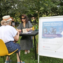 powiększ zdjęcie: Świetnie bawiliśmy się w sobotę w parku Miejskim podczas śniadania na trawie